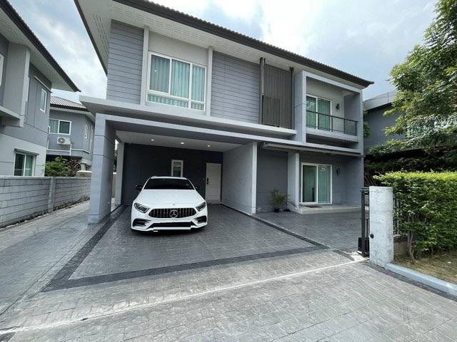 P707 ให้เช่าบ้านเดี่ยว 2 ชั้น โครงการ เซนโทร บางนา-วงแหวน CENTRO Bangna-Wongwaen บ้านตกแต่งสวยพร้อมเข้าอยู่ เหมาะพักอาศัยเป็นครอบครัว รูปย่อยที่ 1