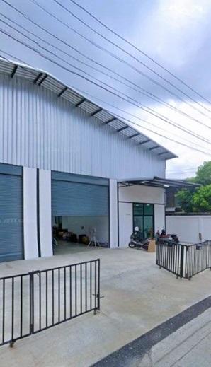 ใกล้ที่สุดโรบินสัน ศรีสมาน 900ม. ไทวัสดุ ศรีสมาน 2.2 กม. ให้เช่าโกดัง พร้อมออฟฟิศ 300ตร.ม. 70 ตร.วา. 1 นอน 1 ออฟฟิศ 3 น้ 3