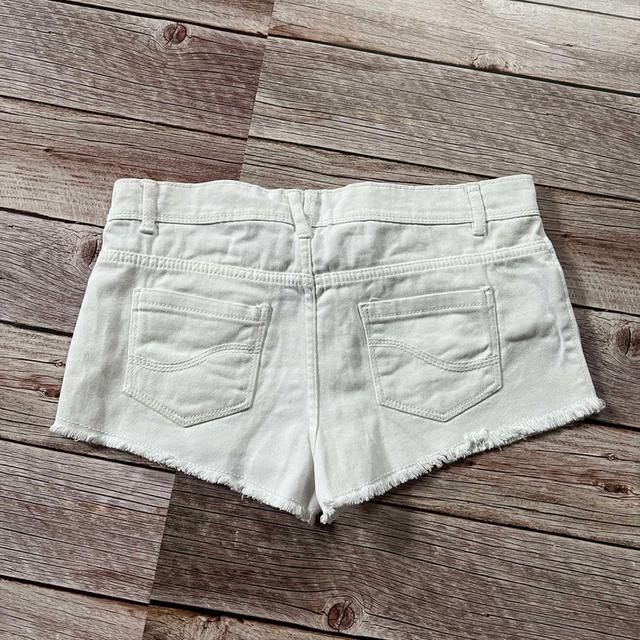 กางเกงยีนส์ขาสั้นมือสอง รูปที่ 3