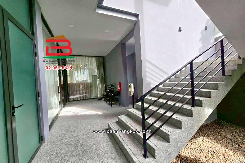 ทาวน์โฮม หมู่บ้านอัลติจูดคราฟ บางนา (Altitude Kraf Bangna) เนื้อที่ 20 ตร.ว ซอยวัดคลองปลัดเปรียง ตำบลบางแก้ว อำเภอบางพลี สมุทรปราการ 3
