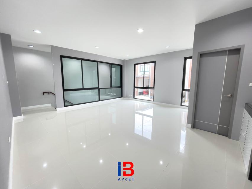 ขายและให้เช่าโฮมออฟฟิศ Warehouse ไชน่าทาวน์ ศาลายา โฮมออฟฟิศ 3 ชั้น + โกดัง 6