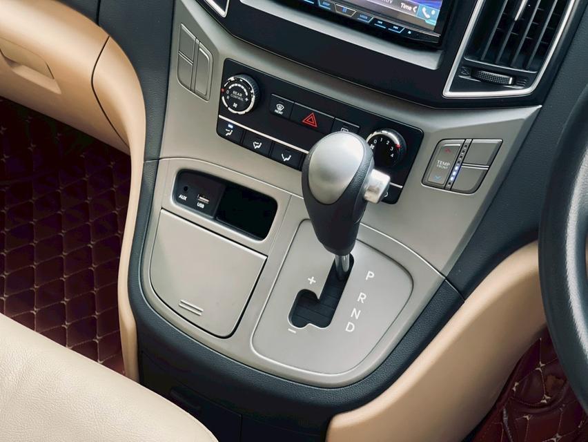 HYUNDAI H-1 2.5 ELITE ปี 2017 17