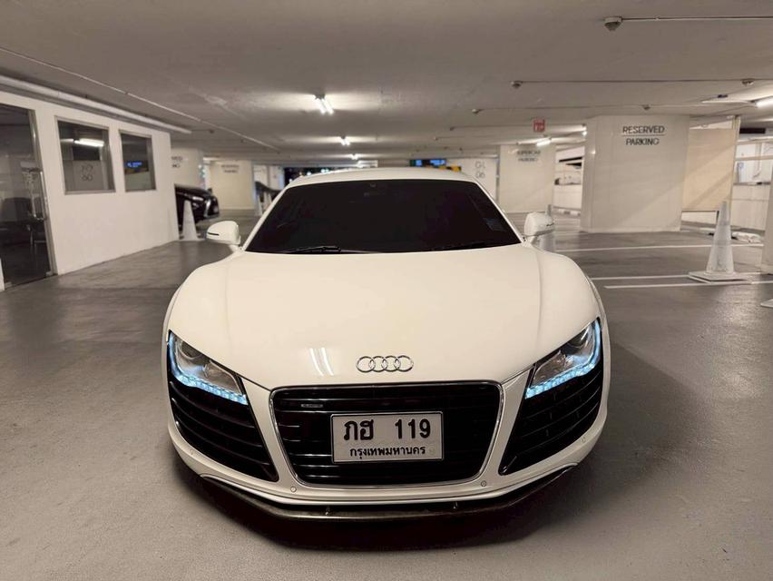R8 V8 coupe ปี10 minor