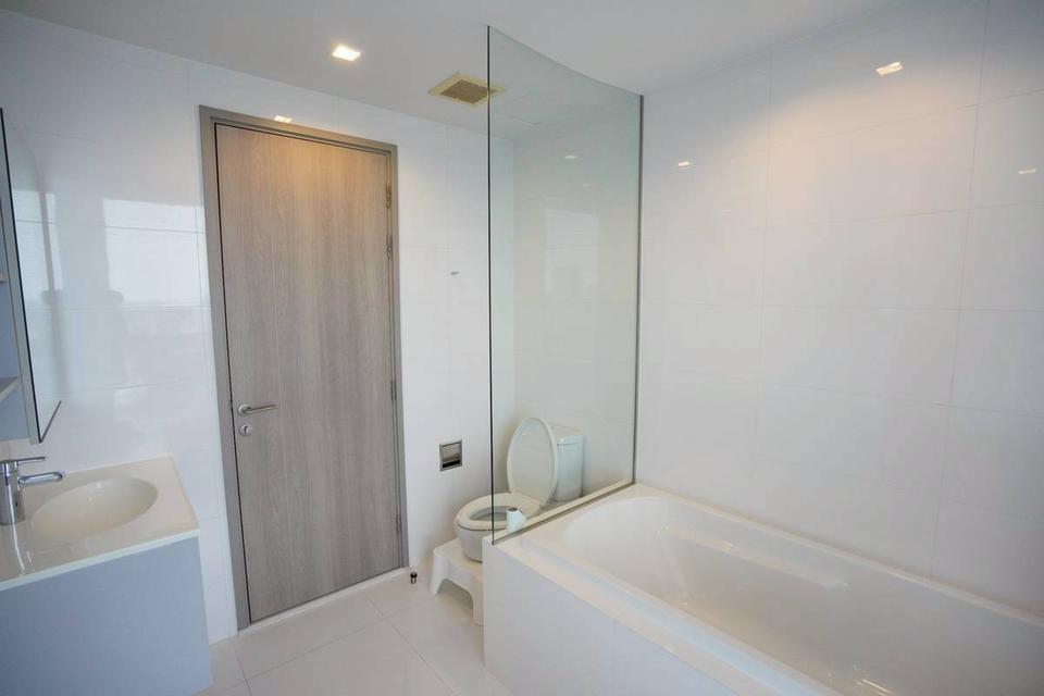 Sale / Rent​ Luxury condo HQ  Sukhumvit 55. Size : 100 square metres Floor : 30 2 bedrooms 2 bathrooms Fully furnished Sale with tenants 14