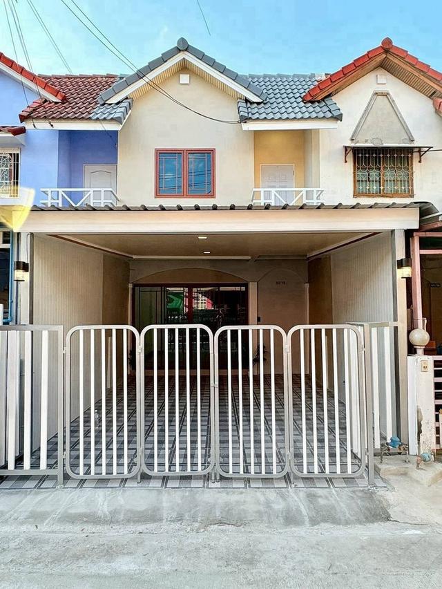 หมู่บ้านนครทองปาร์ควิว2  ไทรน้อย นนทบุรี ทาวน์เฮาส์ 2 ชั้น ตกแต่งใหม่พร้อมอยู่  ต้นโครงโครงการ 1