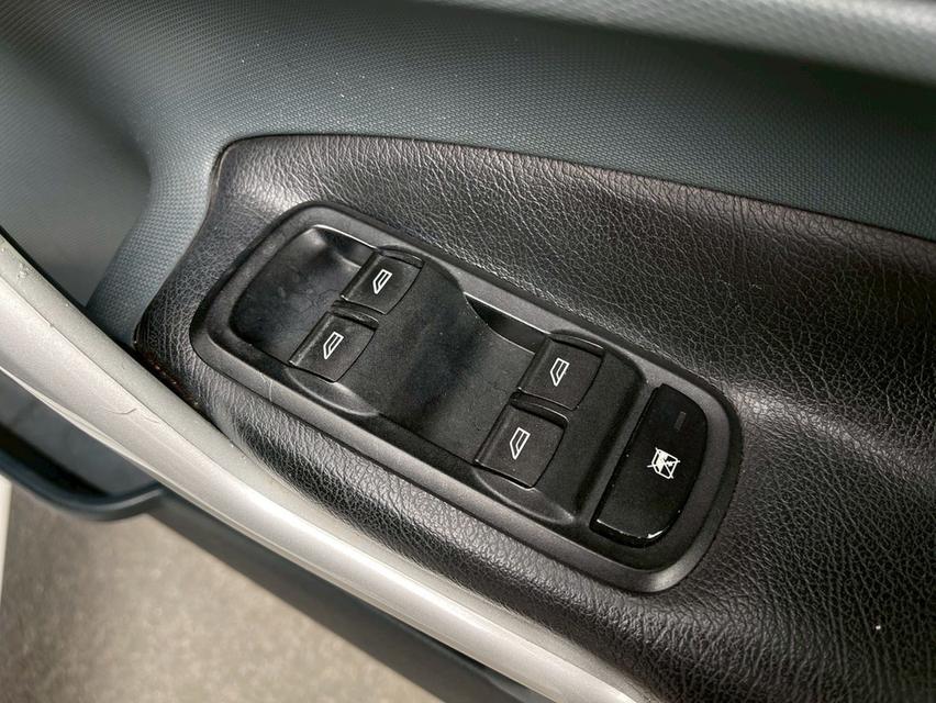 รหัสรถ WMT53 Ford Fiesta 1.5 S  Sports ปี 2013 10