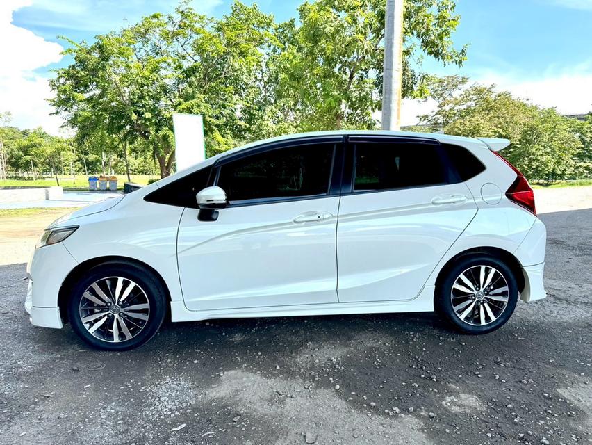 Honda jazz 1.5SV ปี 2017 รถบ้าน สภาพสวย ไม่เคยชน ไม่เคยติดแก๊ส