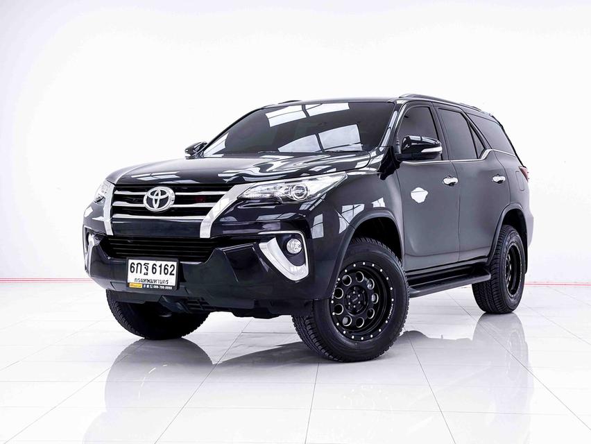 TOYOTA FORTUNER 2.4 V ปี2017 สีดำ