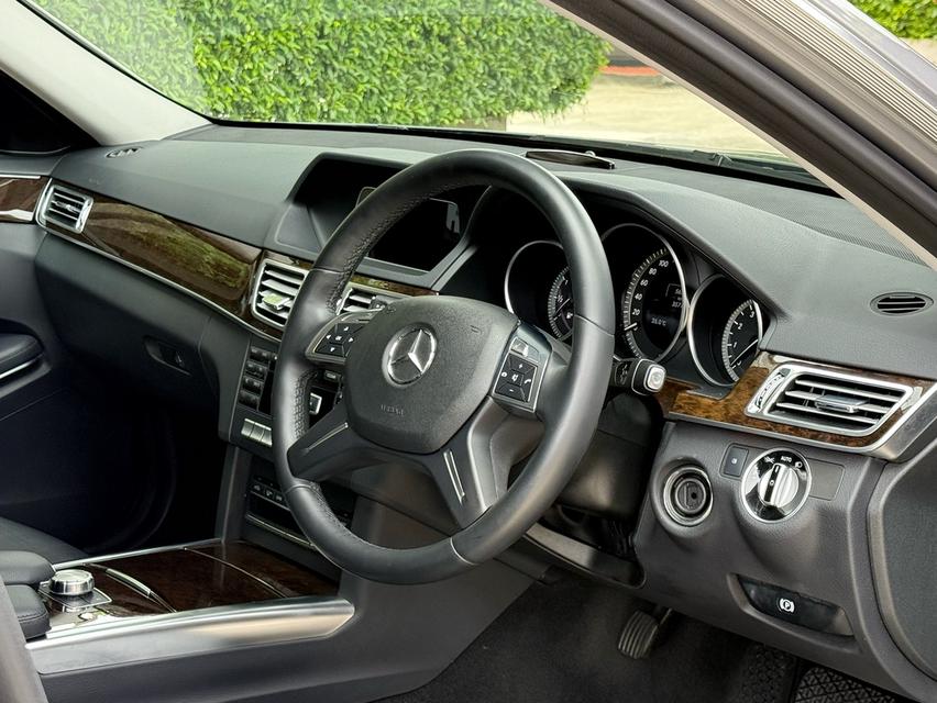 2015 BENZ E200 FACELIFT รถมือเดียวสภาพป้ายแดง 35,000 กม รถเข้าศูนย์ทุกระยะ ไม่เคยมีอุบัติเหตุครับ 10