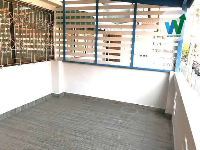 ขายทาวน์เฮ้าส์ เพิ่งปรับปรุงใหม่ 17 ตร.ว. 4 ห้องนอน 2 ห้องน้ำ 1 แอร์ 1 ที่จอดรถ ต่อเติมครบ ใกล้สนามบินดอนเมือง 9