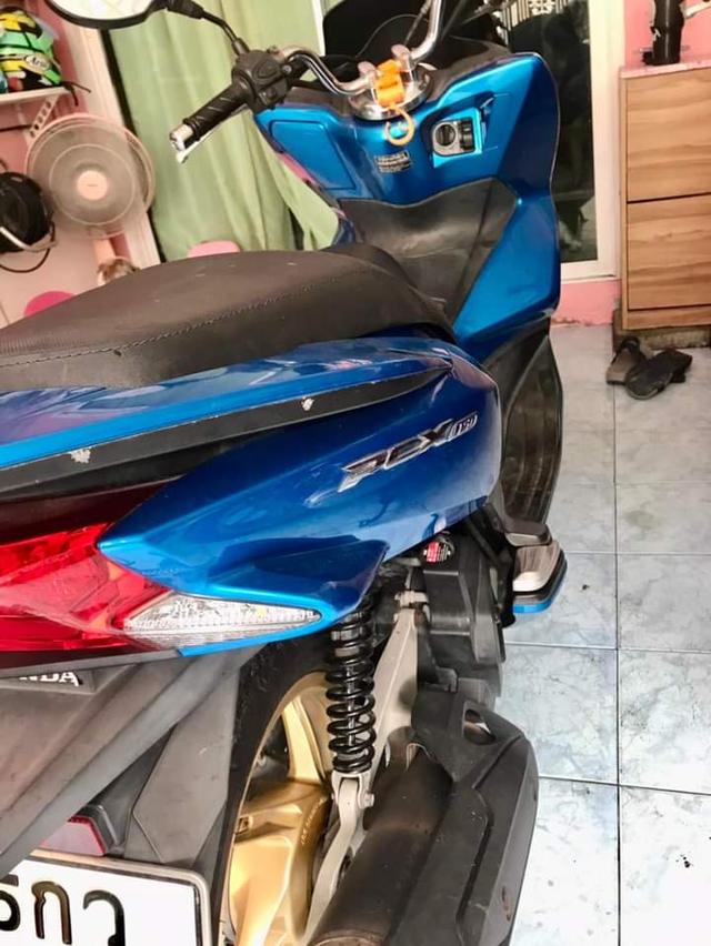 Honda pcx สีน้ำเงิน