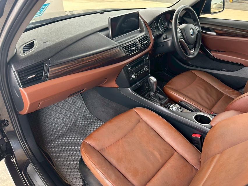   BMW X1 sDrive18i X-Line (E84) 2.0L N/A 6AT 12