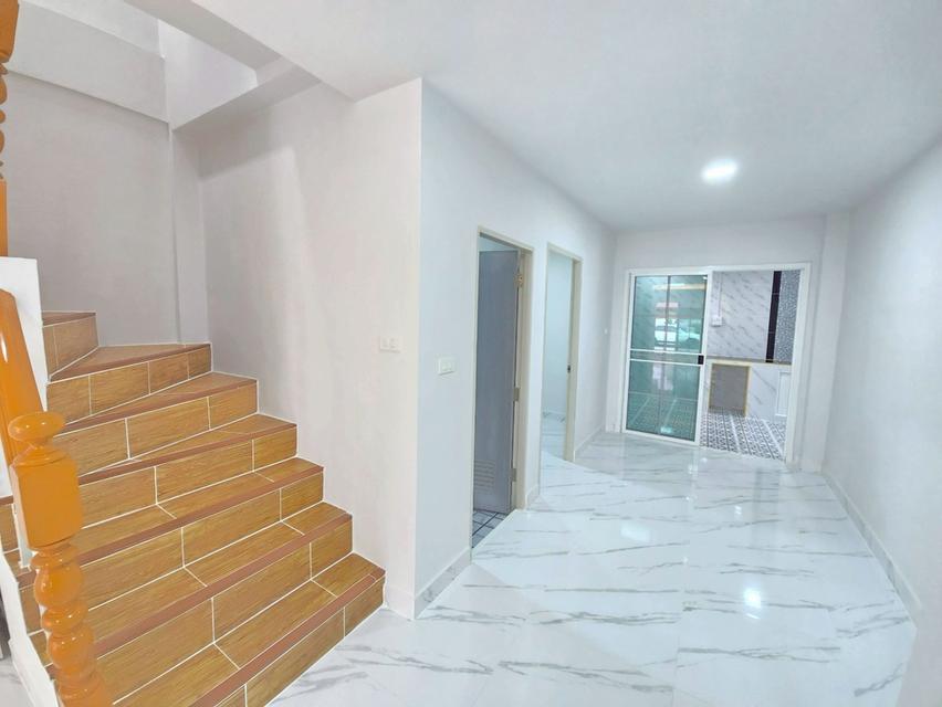 ขายทาวน์เฮาส์ หมู่บ้านแพรมาพร ซอย 19 (โทรสอบถามราคา) 8