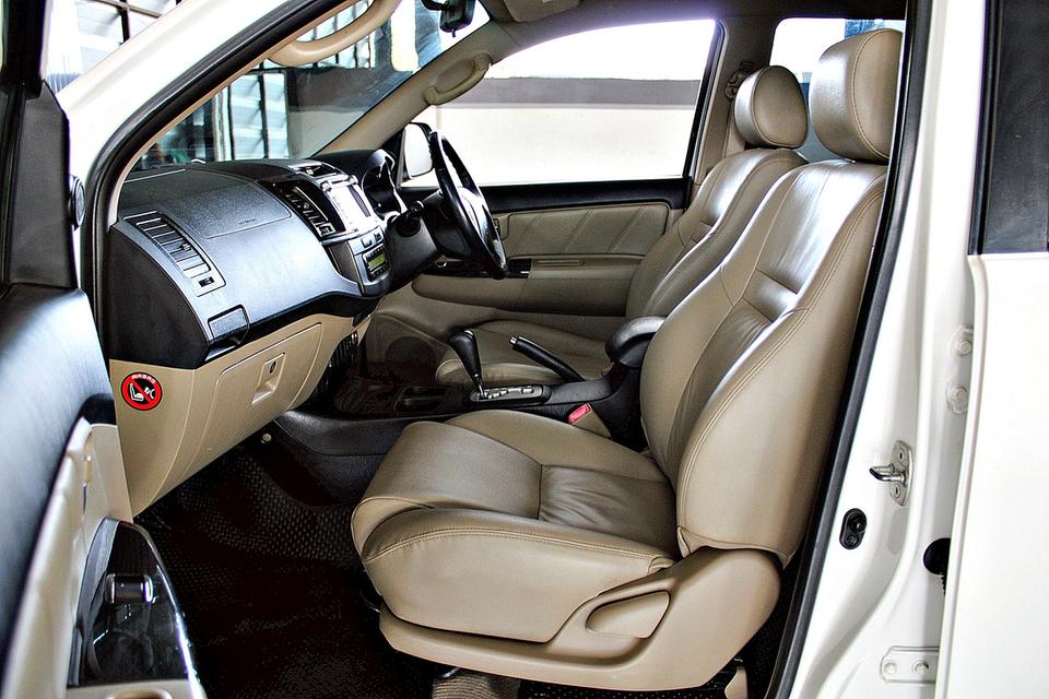 ติดล่าช้า ติดแทร็กซิ่ง ออกรถได้ fortuner 3.0 V vn-turbo ดีเซล ตัวท็อป 7 ที่นั่ง ราคาคุยกันได้ รูปที่ 11