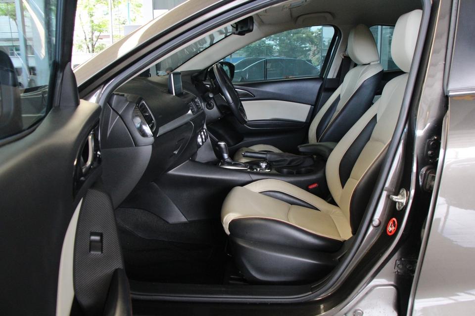 รหัสรถ TKG7813 MAZDA 3 2.0 SP SPORTS ปี 2014 9