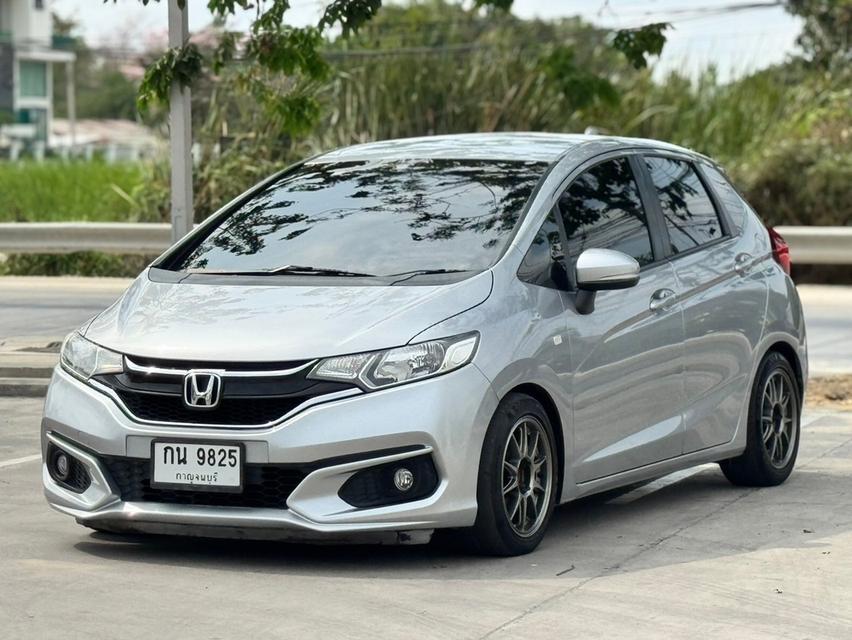 HONDA NEW JAZZ GK 1.5 S   Y2018 สีเทาออโต้ 