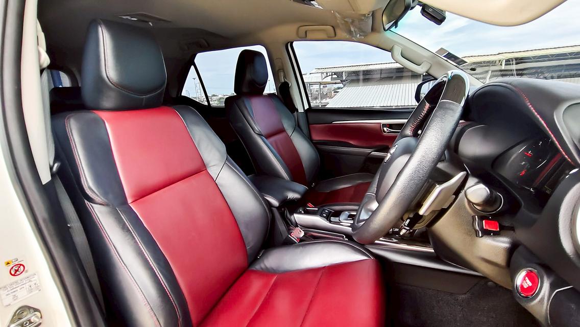 2017 Toyota Fortuner 2.8 trd 10
