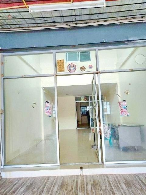 รพ.CGH ลำลูกกา 600ม. ตลาดชัชวาล คลอง 7 3.5 กม. ให้เช่าอาคารพาณิชย์ 3.5 ชั้น 24 ตร.วา.310 ตร.ม.รร.เปรมฤทัย ลำลูกกา 3.4 กม
