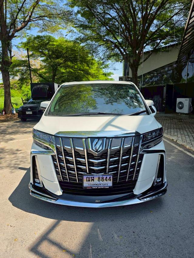 Toyota ALPHARD 2.5SC PACKAGE สีขาว ปี 2023 ไมล์ 40,000 กม. รูปที่ 2