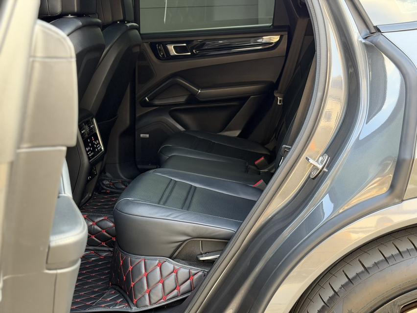 Porsche Cayenne E-Hybrid 2021 สีเทาภายในดำ จัดไฟแนนซ์ได้เต็ม รถศูนย์ AAS หล่อมากๆ รูปที่ 8