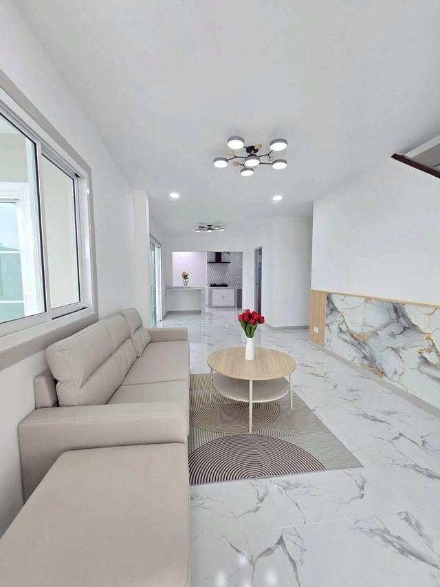 🚗🚗 จอดรถในบ้านได้ถึง 2 คัน 🚗🚗หมู่บ้านบัวทอง4  (คุณาภัทร) บางบัวทองทาวน์เฮ้าส์ 2 ชั้น  หลังมุมในส่วนตัว ตกแต่งใหม่พร้อมอยู่ 7