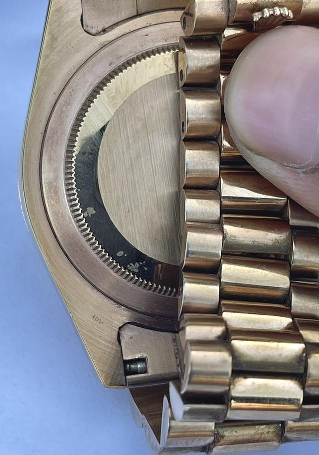 นาฬิกาโรเล็กซ์ Rolex Day-Date Everose gold White Roman Dial 7