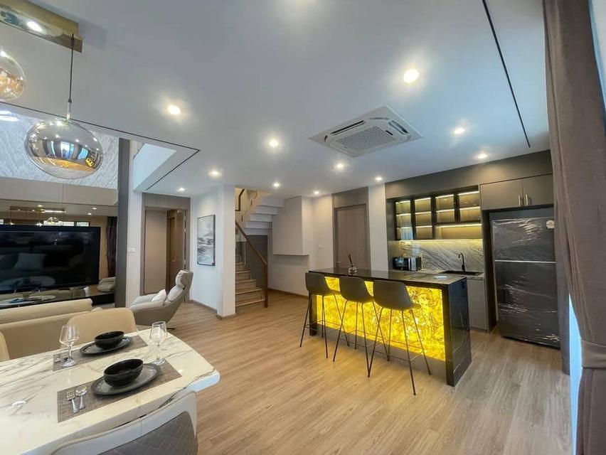 ขายบ้านพูลวิลล่าพัทยาสร้างใหม่2ชั้นพร้อมอยู่ 4 ห้องนอน 5 ห้องน้ำ ซอยชัยฤกษ์1 ใกล้ทะเลจอมเทียนเพียง 1.5 กม. มีเพียง3หลังเท่านั้น 20