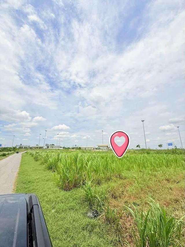 ที่ดินสวยใกล้มอเตอร์เวย์ m81 ด่านท่ามะกาขาขึ้น-ลงเนื้อที่1ไร่ 25 ตร.วา ยกแปลง 750,000 บาทต่อรองได้ 6
