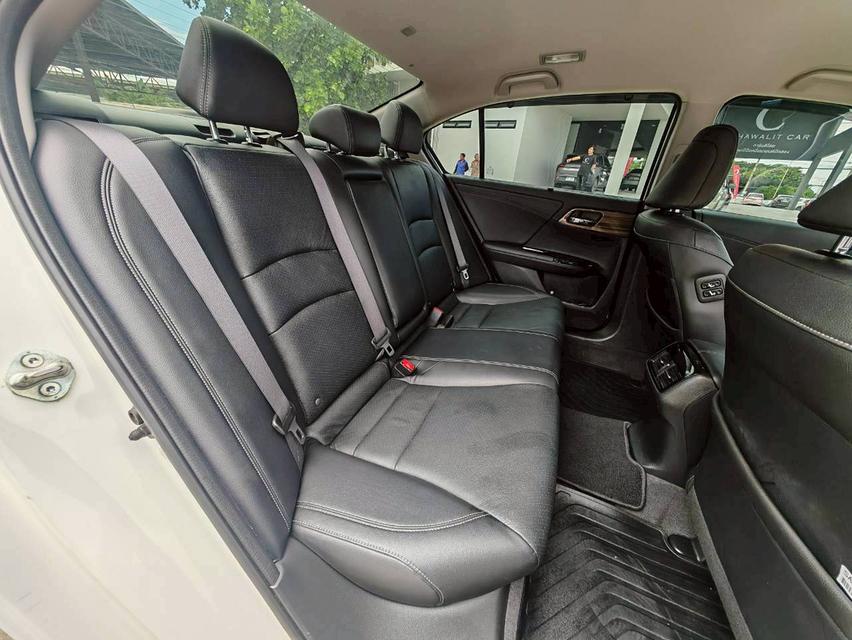 ขาย HONDA ACCORD 2.0 EL 2017 9