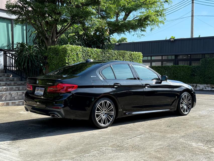 2019 BMW 530e MSPORT รถมือเดียวออกป้ายแดง รถวิ่งน้อยเพียง 90,000 กม รถเข้าศูนย์ตามระยะ ไม่เคยมีอุบัติเหตุครับ 3