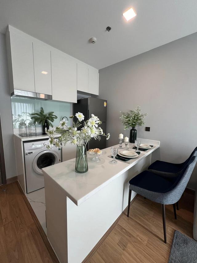 🏙️ คอนโดมิเนียมย่านเศรษฐกิจ พร้อมคลับเฮ้าส์ สระว่ายน้ำ และระบบรักษาความปลอดภัย 24 ชม. 9