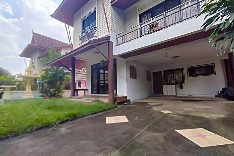 บ้านเดี่ยว เนื้อที่ 58.4 ตร.ว. หมู่บ้าน บ้านไทยดอนเมือง (ซอยเดชะตุงคะ 1) ถนนวิภาวดีรังสิต แขวงสีกัน เขตดอนเมือง 2