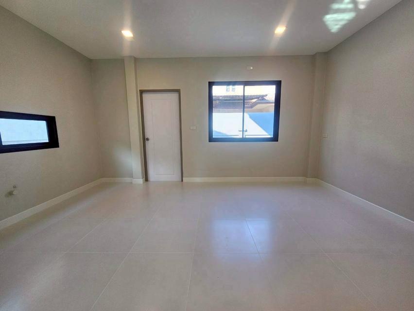 ขายบ้านมือสองตกแต่งใหม่ โครงการ ชลลดา บางบัวทอง (Chonlada Bangbuathong) หลังริม คุณภาพแบรนด์ LH เนื้อที่ 76 ตร.ว. 10