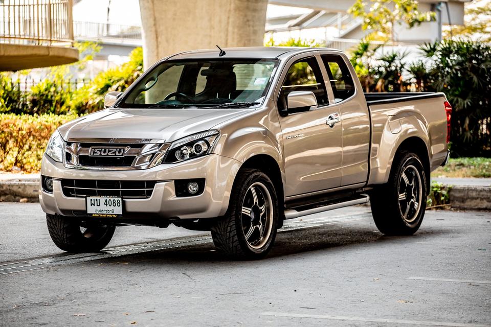 Isuzu D-Max Hi-Lander Cab4 2.5 VGS Z ท๊อปปี 2012 เกียร์ธรรมดา