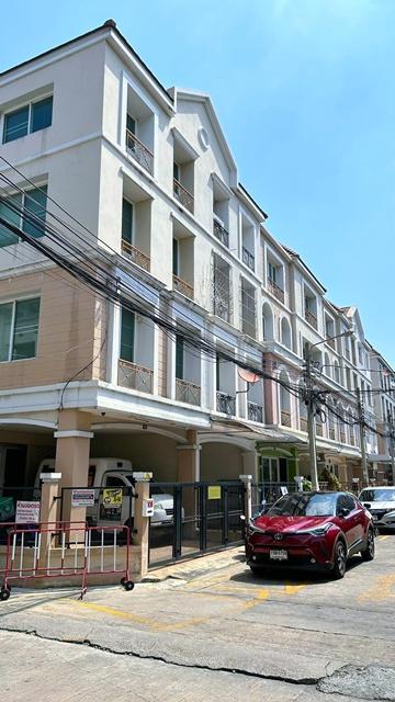 MRT บางกระสอ 150 เมตร 5นอน ติดเซนทรัลรัตนาธิเบศร์ ให้เช่าอาคารพาณิชย์ 4 ชั้น 24 ตร.วา. 5