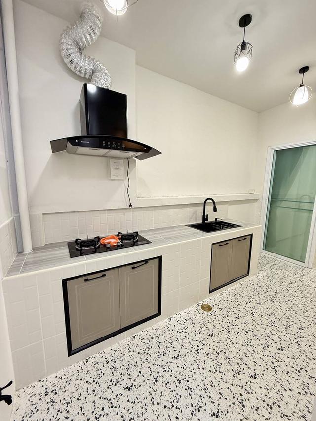 ทาวเฮ้า (ตลาดปลาอ่างศิลา ) รูปย่อยที่ 4