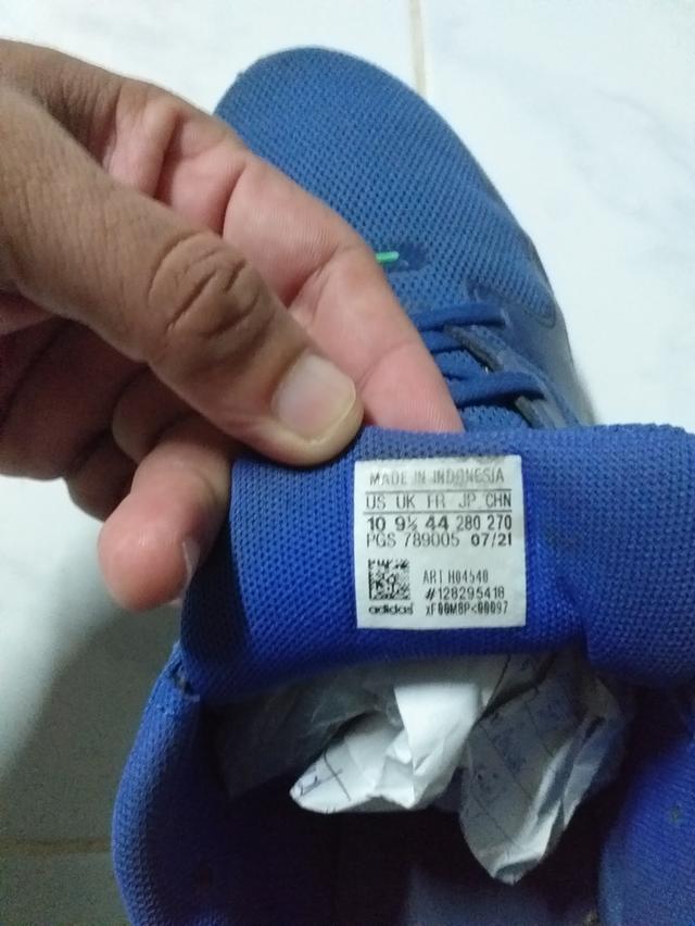 รองเท้าadidasไซส์43/44 275 2
