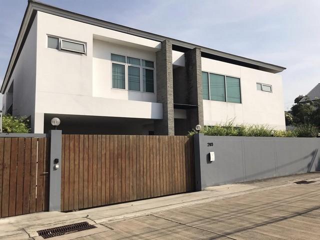 ขายบ้านเดี่ยว 2 ชั้น 126 ตรว. หมู่บ้านธารารมณ์ รามคำแหง ซอย 9 พร้อมสระว่ายน้ำส่วนตัว ใกล้รถไฟฟ้าสายสีส้ม ใกล้เอกมัย ทองห