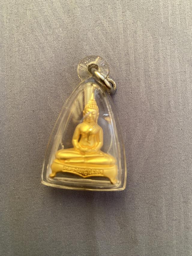 พระโสธรทองคำ รุ่นโรงเรียน เบญ111 ปี ปี 2535 ทอง 99.99 น้ำหนัก 2.06 กรัม