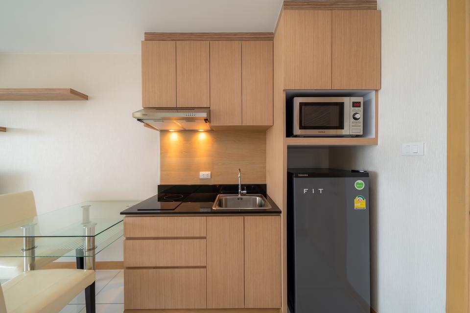 Whale Marina Condo Beachfront Najomtien 17