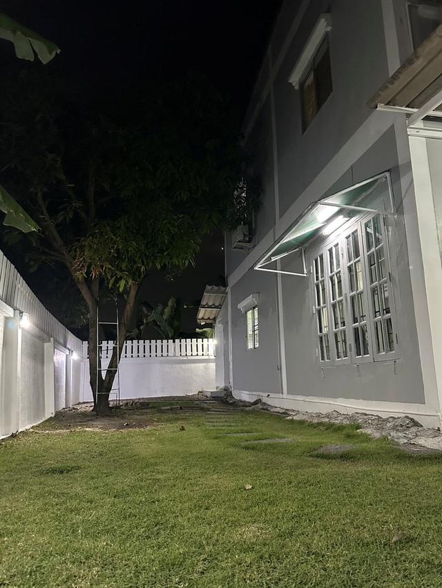 New Renovate Townhouse ร่มเกล้า ซอย 6 34 ตรว 2 ห้องนอน 2 ห้องน้ำ 2 ที่จอดรถ  2.35 ลบ 8