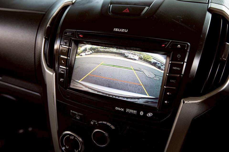 ISUZU Mu-X 2.5 DVD ปี 2014 สีเทา 17
