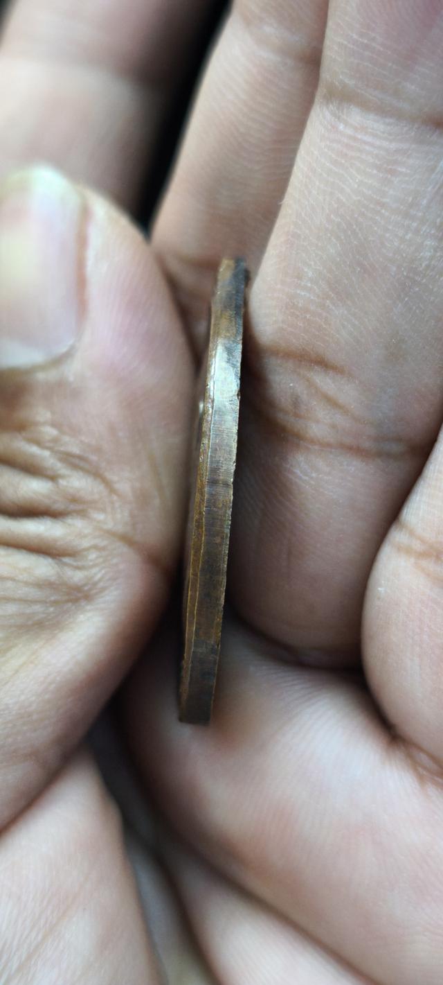 เหรียญอาจารย์ฝั้น รุ่นแรกเนื้อทองแดง 4