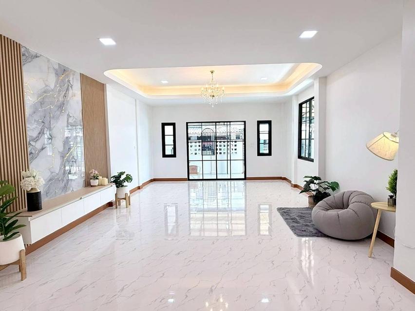 หลังมุม 32 ตรว. โซนเลียบวารี หนองจอก ฟรีโอน แบบนี้ต้องรีบ! 7