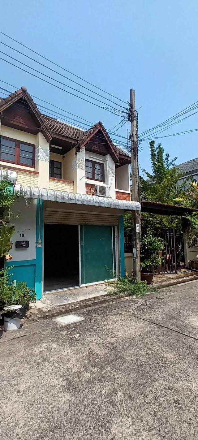 ทาวน์เฮ้าส์ 2ชั้นพร้อมที่ดิน 1