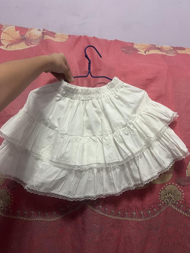 กระโปรงแฟชั่นสีขาวน่ารัก