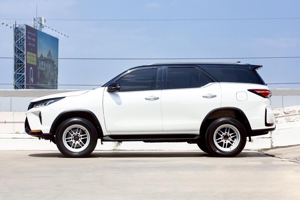 TOYOTA Fortuner 2.8 LEGENDER 4WD 6A/T ปี 2020 จด 2022 รูปที่ 8