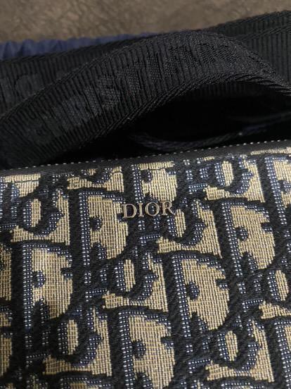 Used in good condition Dior pouch with strap yr22 สภาพดี ผ้าลายชัด ไม่เฟด  อุปกรณ์ครบ 7