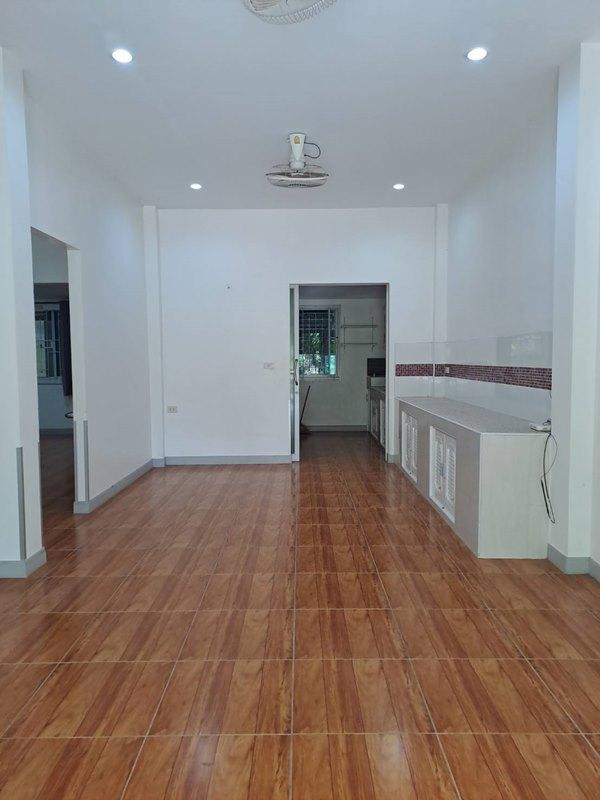ขายบ้านเดี่ยว 1 ชั้น หมู่บ้านหนองสรวง อ.ศรีประจันต์ สุพรรณบุรี ใกล้โรงเรียน โรงพยาบาล ตลาด โทร 0869220218 9