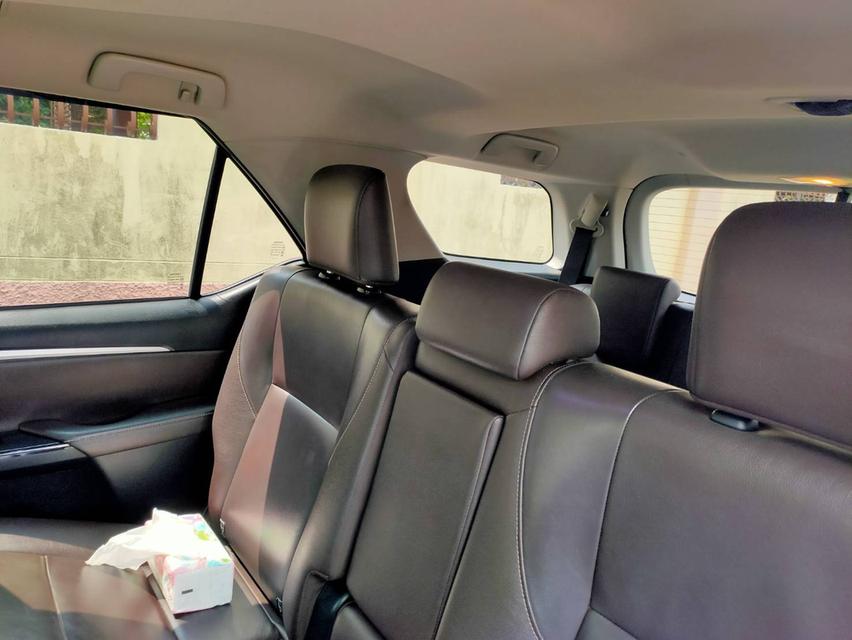 รถยนต์โตโยต้า ฟอร์จูเนอร์ มือเดียวออกป้ายแดง ปี ค.ศ.2018 เครื่อง 2400 CC. รูปที่ 9